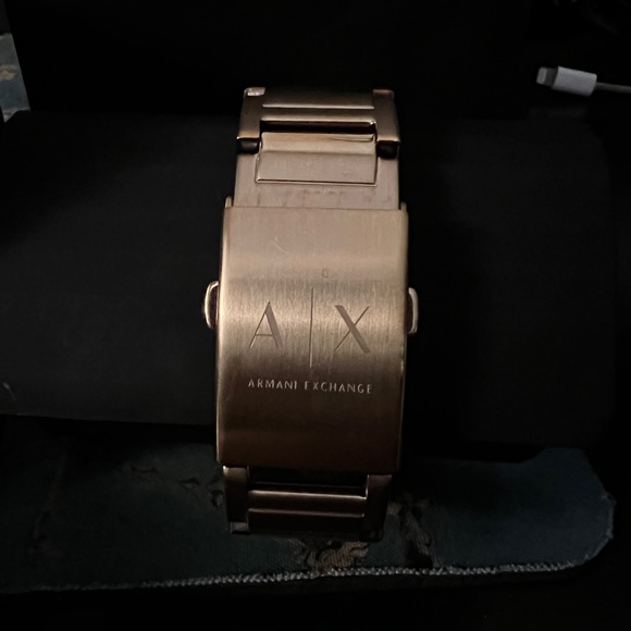 Gold Armani Exchange watch for men - Picture 5 of 6